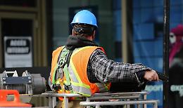 Salario minimo a 9 euro l&rsquo;ora negli appalti pubblici piemontesi: il M5S presenta una proposta di legge