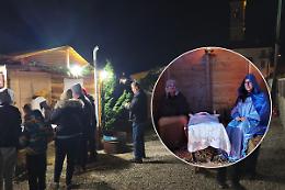 La piccola frazione che fa un meraviglioso presepe vivente nelle casette di legno