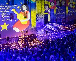 Duemila candele illuminano il cuore del centro storico: lo spettacolo di "Candle Light"
