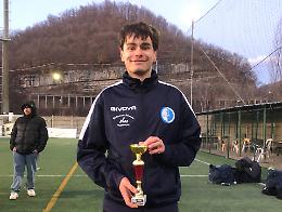 L&rsquo;arbitro convalida il goal, ma l&rsquo;attaccante dice no! &laquo;La palla non &egrave; entrata del tutto&raquo;
