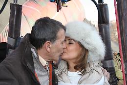Un amore che vola: Paolo e Nicole, piloti di mongolfiera, festeggiano i 20 anni di matrimonio