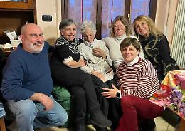 Un paese in festa per l'amata maestra centenaria