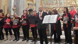 Una chiesa, un coro, un ricordo: il canto di Miroglio in memoria di Alberto