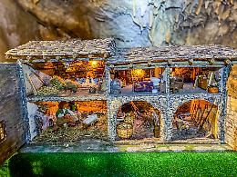 Una grotta con 40 Presepi artistici: ultimi weekend per visitarla