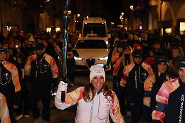 Emozioni olimpiche a Cuneo con l'arrivo della fiaccola di Milano-Cortina
