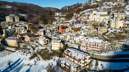 Il borgo italiano che si scopre ascoltandolo: mappe, storie e podcast sul telefono