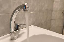 Uno strano odore e sapore nell'acqua: che &egrave; successo?