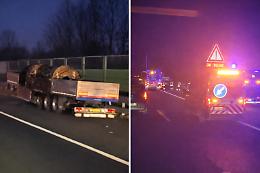 Camion in fiamme sull'Asti-Cuneo: danneggiato il rimorchio