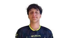 Il calcio si ferma per un minuto nel ricordo del giovane arbitro ucciso dal monossido