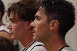 38 minuti alla pari contro la capolista, ma non basta