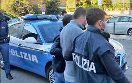 Spaccio nei parchi e vicino alle scuole: due arresti e dosi di crack sequestrate