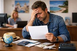 Pagano le vacanze ma rimangono a piedi