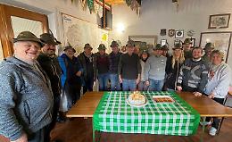 Gli auguri della sezione Ana ad Aurelio Passone per i suoi 80 anni