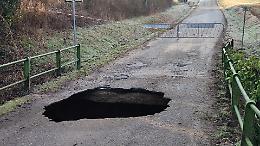 Voragine nel ponte: sopralluogo tecnico per chiarire le cause del cedimento