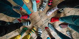 &laquo;Il mio "ragazzino diverso" &egrave; nato con i calzini spaiati&raquo;