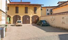 Parcheggi selvaggi: &laquo;Ora basta, chi posteggia nella piazzetta del municipio sar&agrave; multato&raquo;