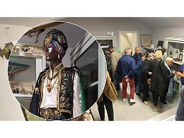 Un pezzo di storia del carnevale che emoziona: il Museo Ra.Ro. espone il costume del Moro Aurelio Catt&ograve;