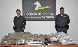 La marijuana arrivava con la posta: operazione della Guardia di Finanza