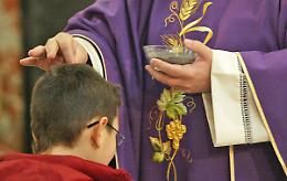 Inizia la Quaresima: il senso di questo rito. Il vescovo Egidio alla celebrazione delle ceneri a Chiusa Pesio