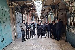 17 preti torinesi bloccati a Gerusalemme, in attesa del rientro