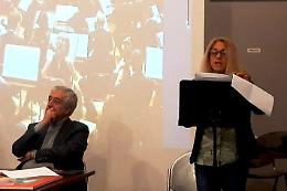 In Biblioteca, fra una parola e una nota, con "due pagine bianche"