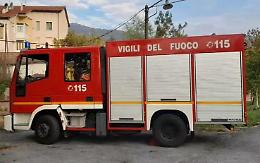 Incendio boschivo lungo la Strada Statale 28