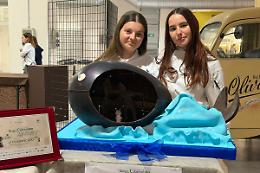 Dolce come una favola: Melissa, Rachele e la balena di cioccolato (che vince il premio)