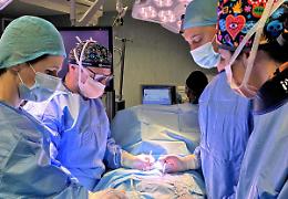 Emergenza in vacanza per uno sciatore inglese: maxi tumore rimosso d&rsquo;urgenza