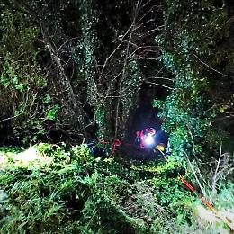 In canoa nel torrente, resta bloccato sulle rocce: salvato e trasportato in Ospedale