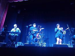 Le canzoni che hanno fatto la storia tornano a emozionare: sul palco l&rsquo;omaggio ai grandi cantautori italiani