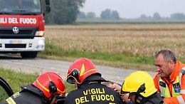 Auto nel fosso, conducente intrappolato salvato dai Vigili del fuoco