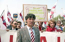 Se ne va Bossi, il &ldquo;Senat&ugrave;r&rdquo; che ha trasformato la politica in cultura pop