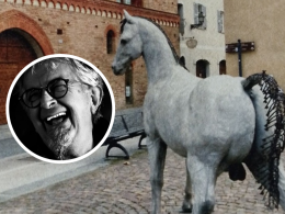 Il cavallo di Napoleone arriva in paese, per ricordare il passaggio del condottiero