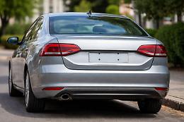 Non rubano l&rsquo;auto, ma le targhe. Il fenomeno anche nelle Langhe