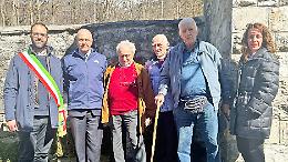 Un ritorno carico di emozione: il nipote rende omaggio all&rsquo;eroe partigiano