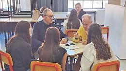 Dai banchi alla comunit&agrave;: il progetto che avvicina i giovani al volontariato