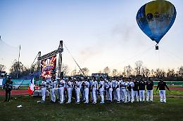 Fuochi, mongolfiere e show, Mondov&igrave; apre il suo "Super Bowl" del baseball