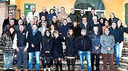 Una cena ogni mese, per festeggiare mezzo secolo di vita: la scelta in controtendenza dei coscritti