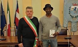 Dal Senegal alle Langhe: Alioune diventa cittadino italiano