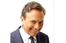 Finch&eacute; la barca va: Piero Chiambretti porta la sua ironia a Fondazione Mirafiore