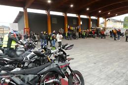 Motori, memoria e comunit&agrave;: torna la grande benedizione delle due ruote