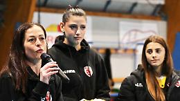 Le giovani pallavoliste del paese a tu per tu con la campionessa del mondo Paola Cardullo