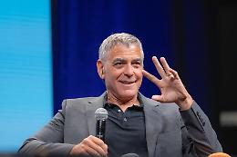 &laquo;Dobbiamo poter raccontare la verit&agrave;&raquo;: George Clooney da Cuneo attacca Trump