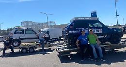 Sfidano il deserto del Marocco a bordo di due "Panda": al via l'impresa di quattro amici