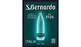 Le Eccellenze del Made in Italy: sul francobollo finisce una storica bottiglia