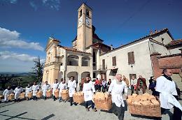 Grandi pani benedetti dalle propriet&agrave; curative: domenica torna la Festa dei Mic&ugrave;n