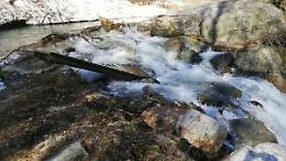 Attenzione escursionisti: passerella inagibile, danneggiata dalle nevicate