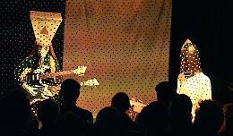 Costumi folli e musica impossibile: le myst&egrave;re des Angine de Poitrine