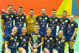Maschi e femmine insieme nel volley: i "Rum e Pesio" sono campioni provinciali 