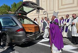 Chiesa gremita, per l'ultimo saluto a don Giorgio Burdisso